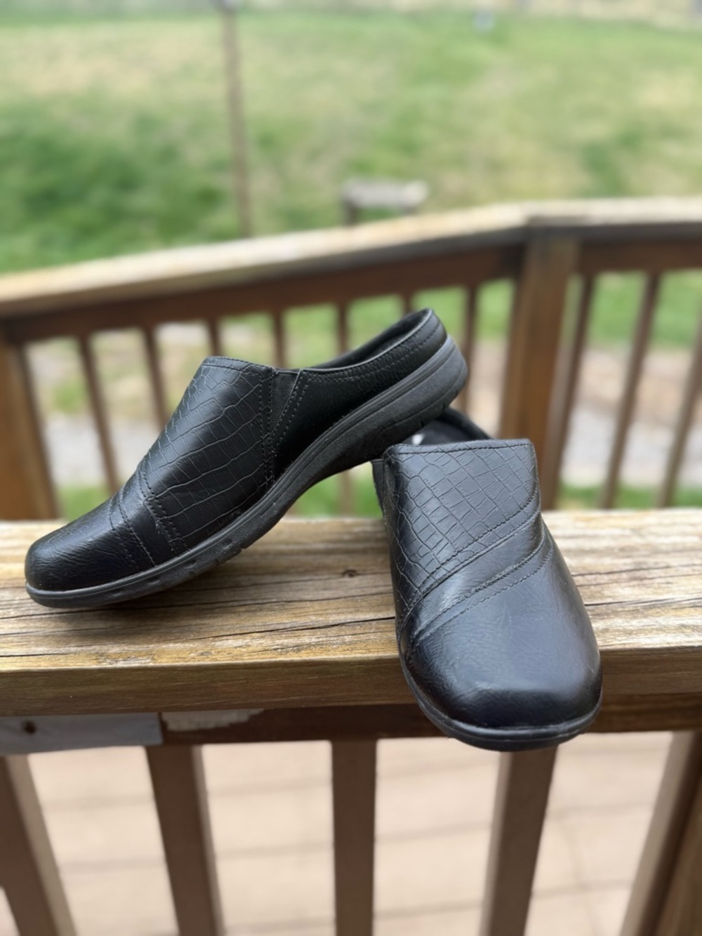 Easy Street Black Slip-On Women's Comfort Flats